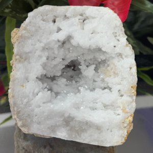 QUARTZ GEODE – The Crystal Cave of Light & Harmony