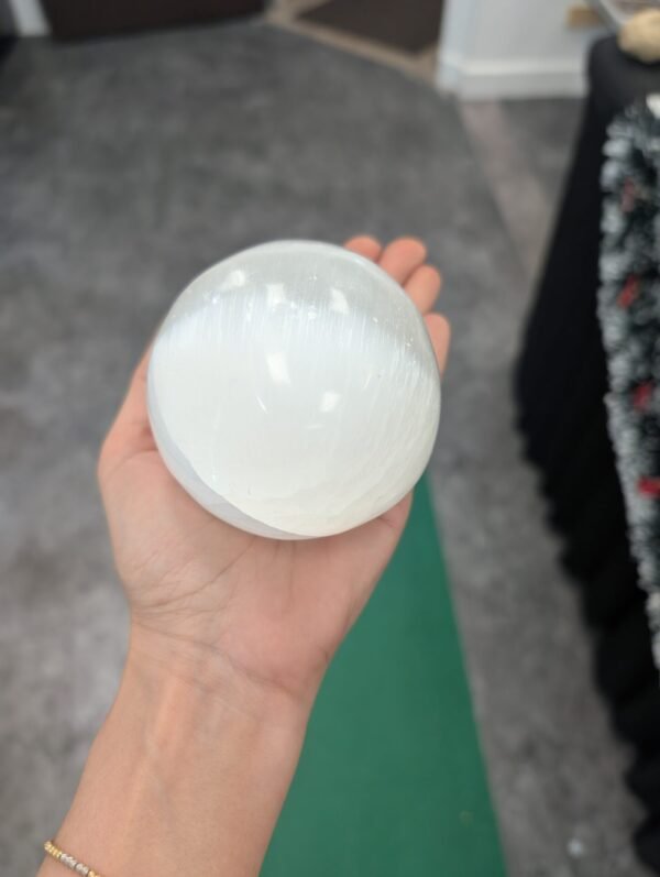 Sphère de Sélénite – Le Cristal de l’Énergie Lunaire
